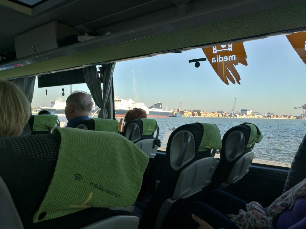 Le bus dans le ferry pour le retour à Klaipeda