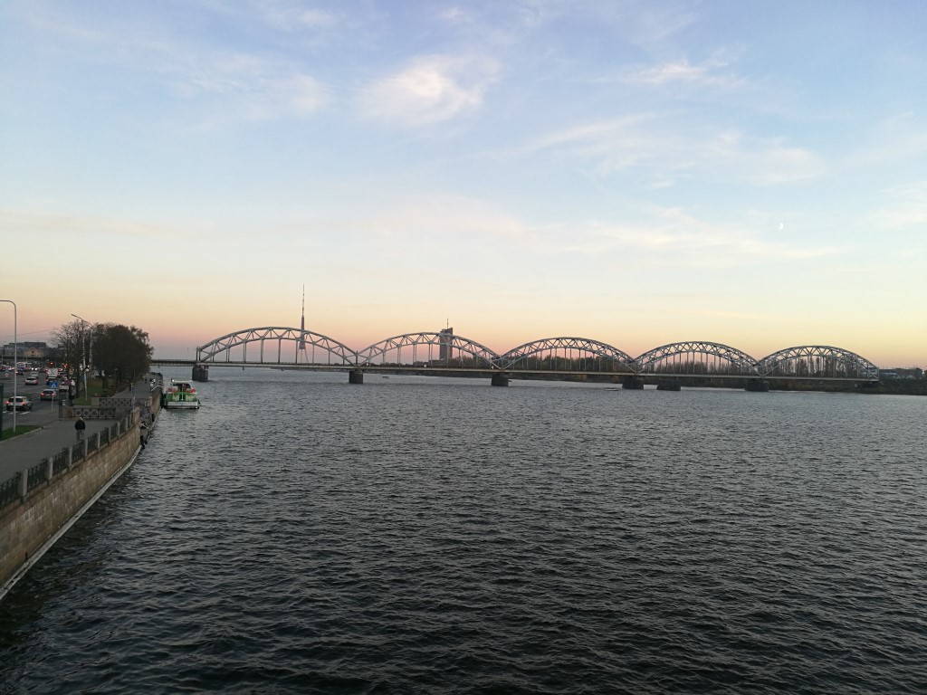 Coucher du soleil sur la rivière Daugava