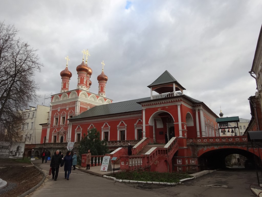 Le Monastère Petrovskiy, un des plus grands monastères de la ville