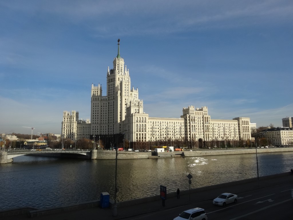Un des 7 monstrueux bâtiment soviétique de Moscou