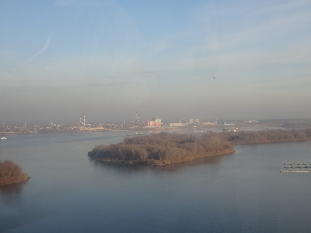 La vue sur la rivière Volga depuis le télécabine de Nizhnyi-Novgorod