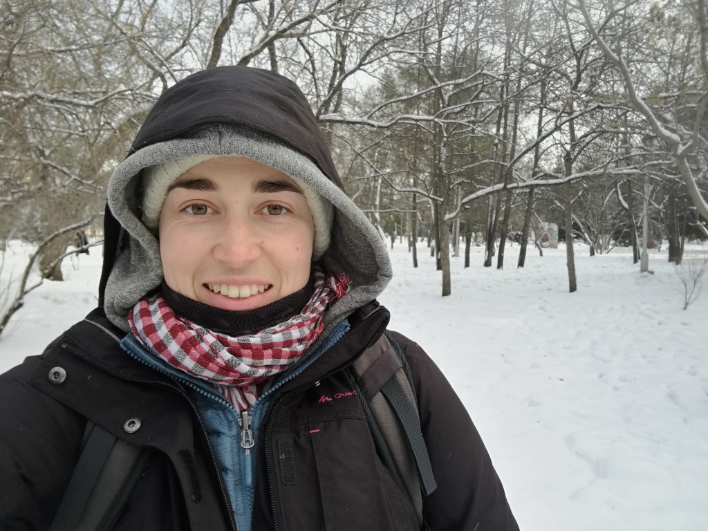 En explorant Novosibirsk dans la neige en Sibérie