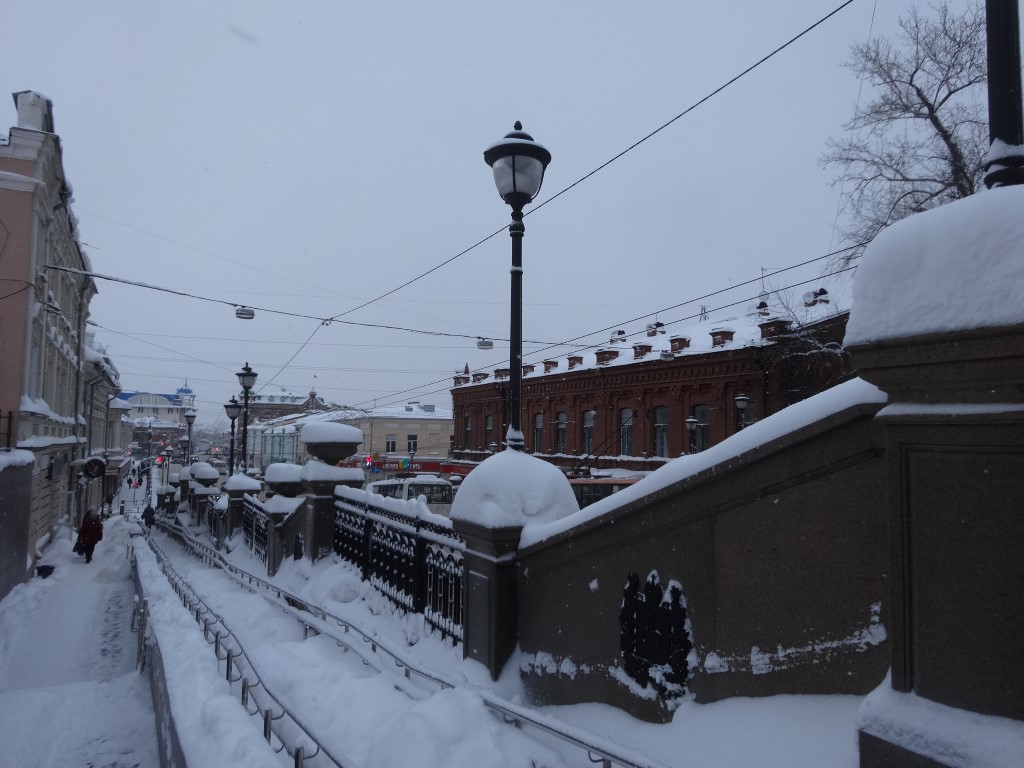 A Tomsk, les trottoirs de la rue principale, conçus spécialement pour la neige